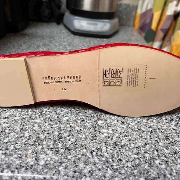 New In Box Size 8 Freda Salvador Roma Red Woven Flats - Picture 10 of 12